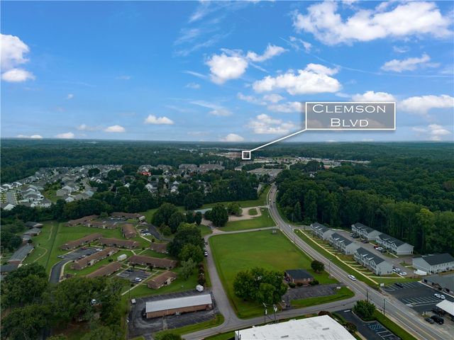 206 Village Way, Pendleton, SC 29670