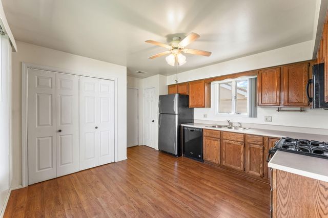 230 Holly Lane, Schererville, IN 46375