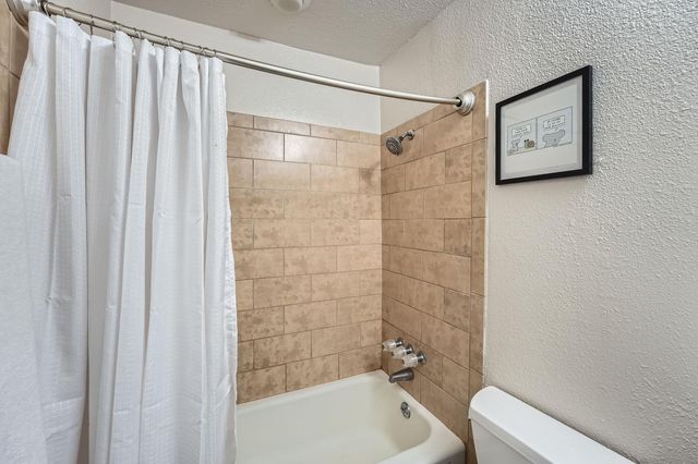 3815 Guadalupe ST 103, Austin, TX 78751
