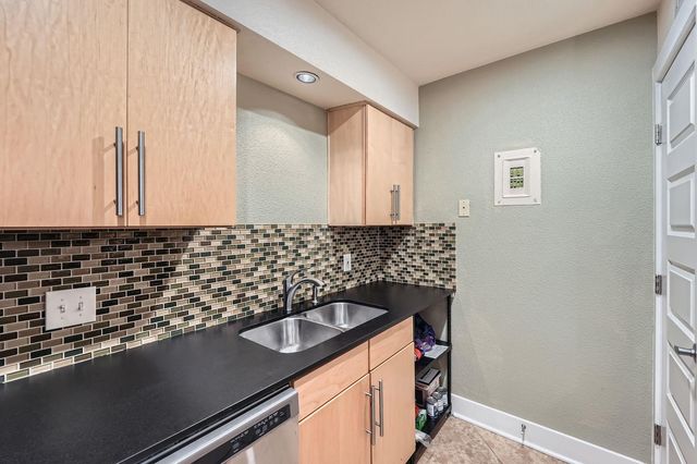 3815 Guadalupe ST 103, Austin, TX 78751