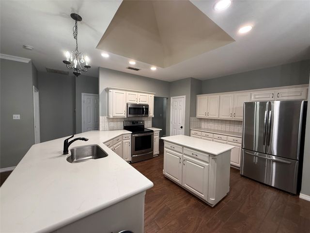 2234 Summer Brook Drive, Weatherford, TX 76087