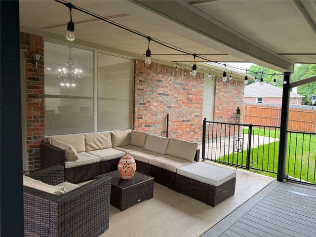 2234 Summer Brook Drive, Weatherford, TX 76087