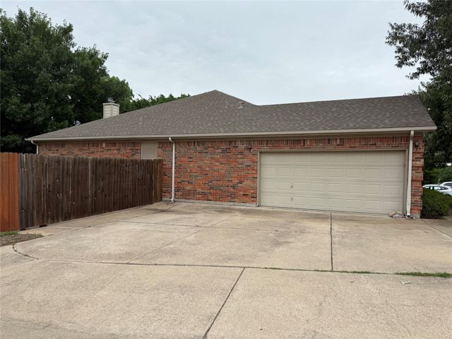 2234 Summer Brook Drive, Weatherford, TX 76087