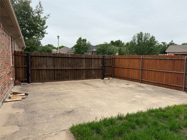 2234 Summer Brook Drive, Weatherford, TX 76087