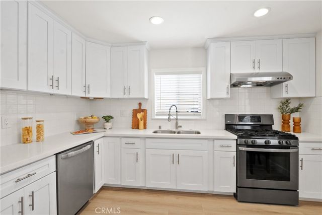560 La Seda, La Puente, CA 91744