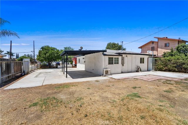 560 La Seda, La Puente, CA 91744