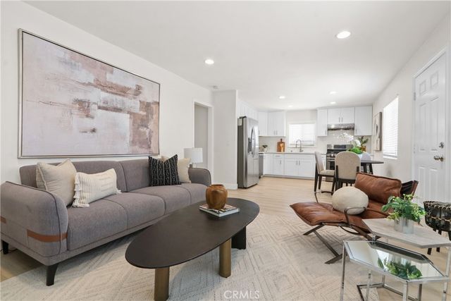 560 La Seda, La Puente, CA 91744