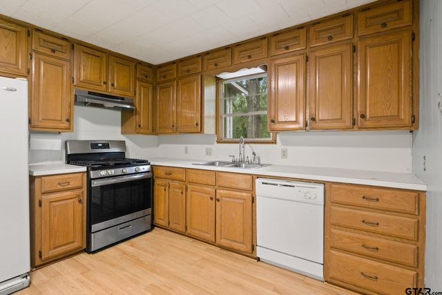 403 Pace Ave, Naples, TX 75568