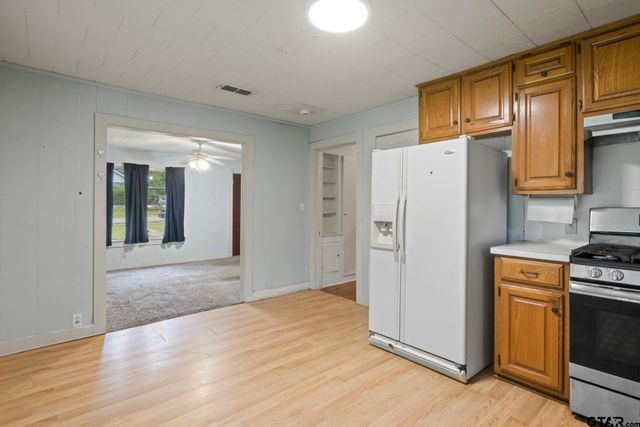 403 Pace Ave, Naples, TX 75568