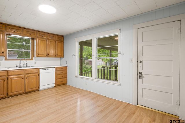 403 Pace Ave, Naples, TX 75568