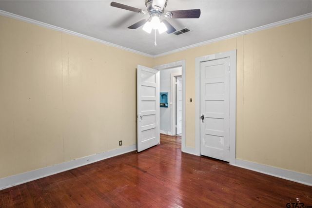403 Pace Ave, Naples, TX 75568