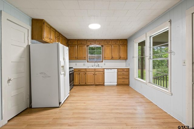 403 Pace Ave, Naples, TX 75568