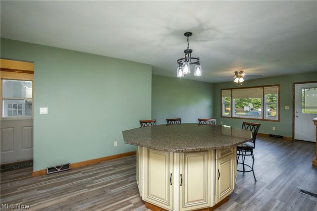 4310 Ridge Road, Cortland, OH 44410