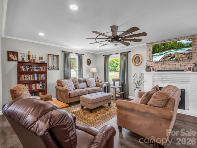 156 Dobbinsville Extension, Ellenboro, NC 28040