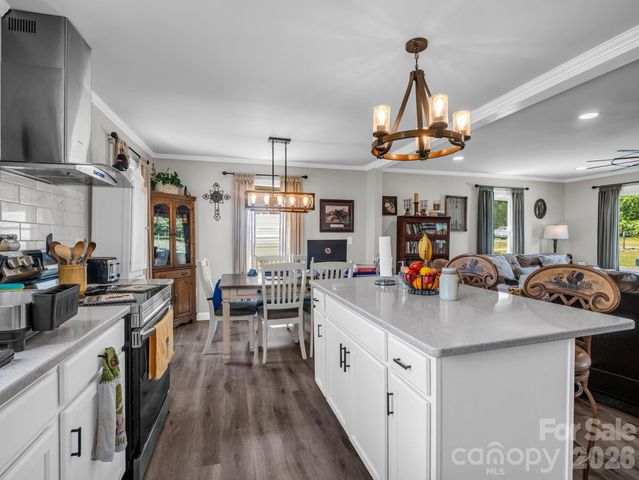 156 Dobbinsville Extension, Ellenboro, NC 28040