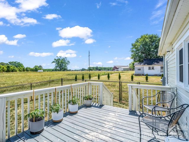 156 Dobbinsville Extension, Ellenboro, NC 28040