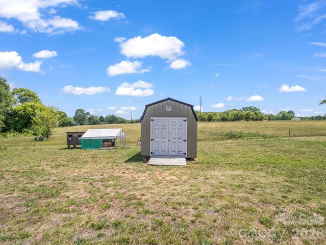 156 Dobbinsville Extension, Ellenboro, NC 28040