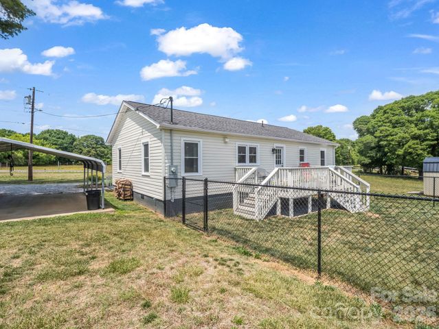 156 Dobbinsville Extension, Ellenboro, NC 28040