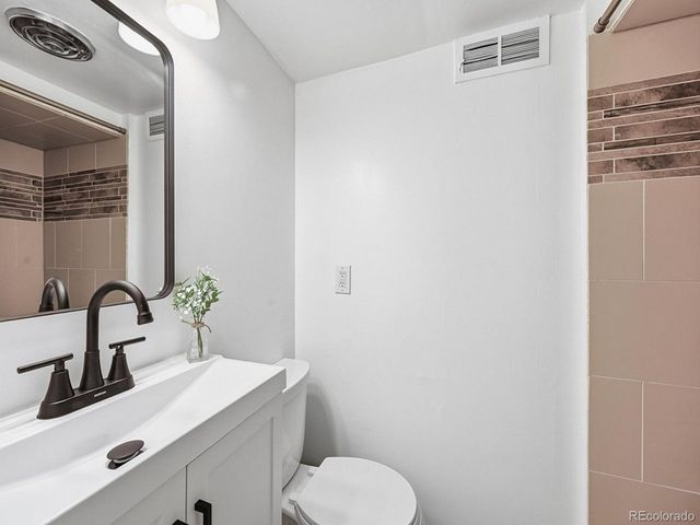 7600 E 22nd Ave, Denver, CO 80207