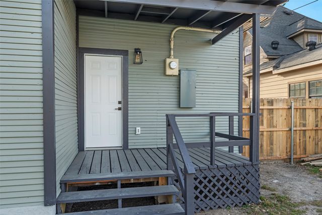 2809 Travis Avenue, Fort Worth, TX 76110