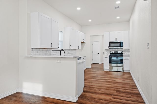 2809 Travis Avenue, Fort Worth, TX 76110