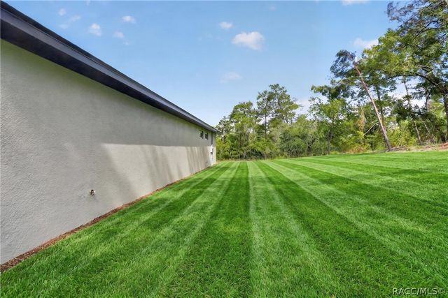 4 Lone Pine Street, Homosassa, FL 34446