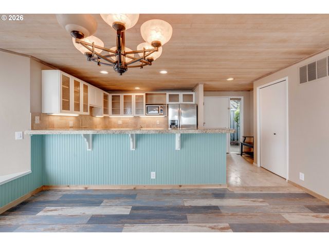 4175 N HIGHWAY 101 G1, Depoe Bay, OR 97341