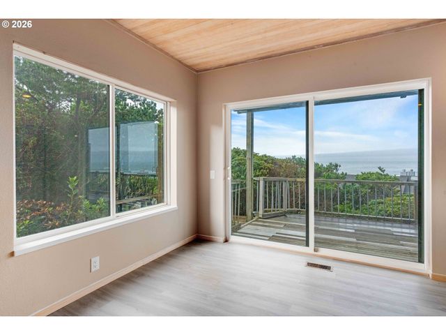 4175 N HIGHWAY 101 G1, Depoe Bay, OR 97341