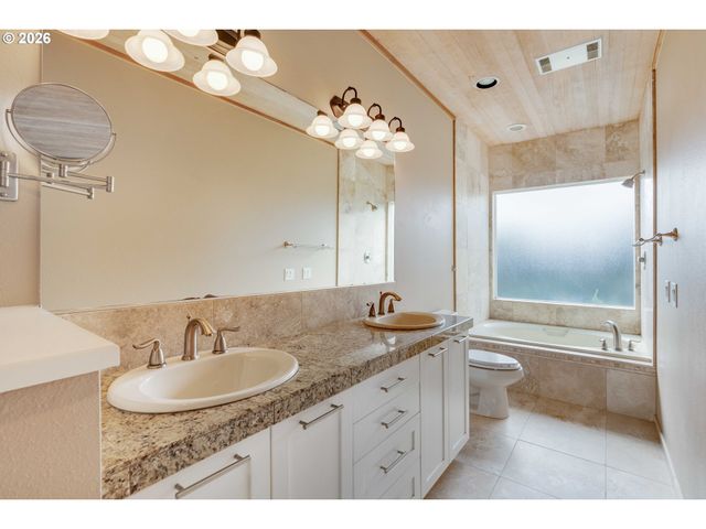 4175 N HIGHWAY 101 G1, Depoe Bay, OR 97341