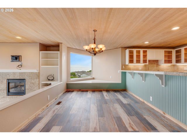 4175 N HIGHWAY 101 G1, Depoe Bay, OR 97341