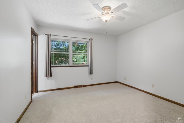 3228 Ella Lane, Manhattan, KS 66502
