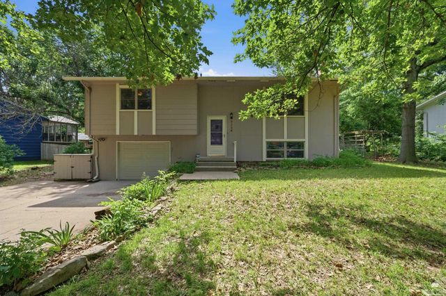 3228 Ella Lane, Manhattan, KS 66502