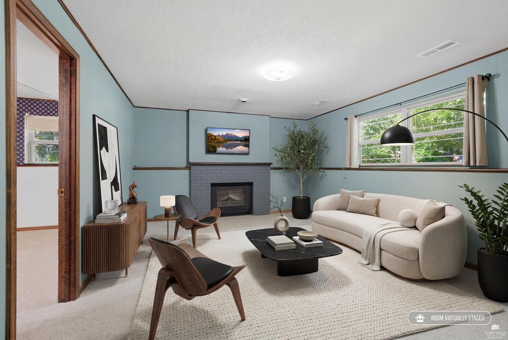 3228 Ella Lane, Manhattan, KS 66502