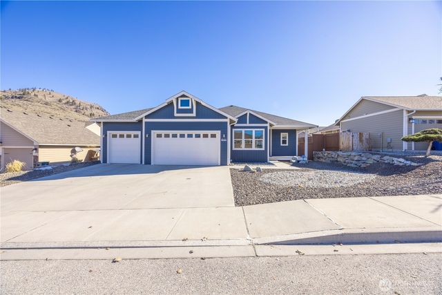 444 Hilltop Place, Chelan, WA 98816