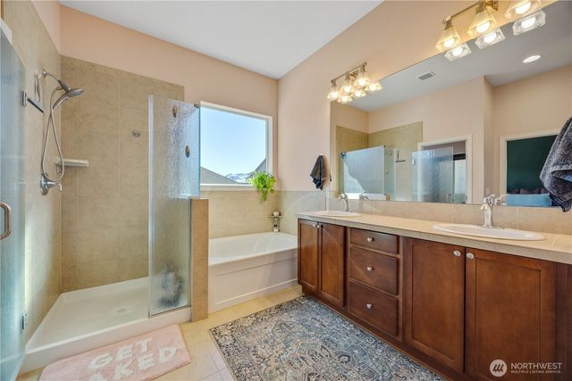 444 Hilltop Place, Chelan, WA 98816