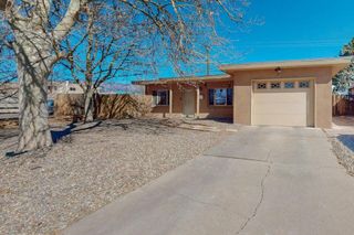 1724 Glorieta Street NE, Albuquerque, NM 87112