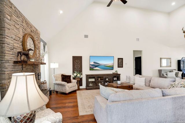 1191 County Road 4516, Castroville, TX 78009