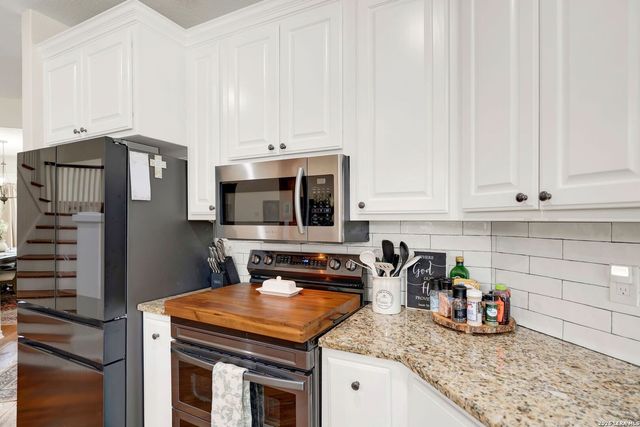 1191 County Road 4516, Castroville, TX 78009