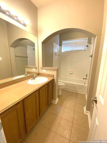226 MAIDSTONE CV, Cibolo, TX 78108