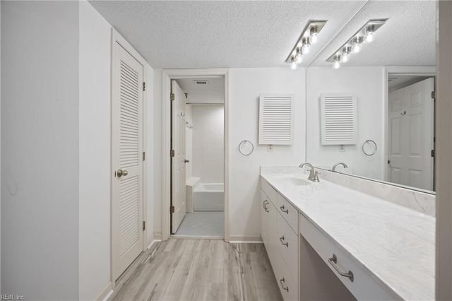 7501 River Rd Apt 14C, Newport News, VA 23607