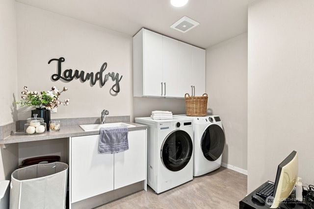 33569 Walnut Avenue SE, Black Diamond, WA 98010