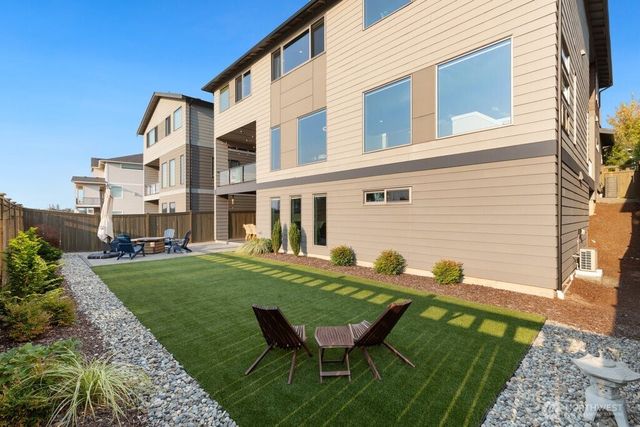 33569 Walnut Avenue SE, Black Diamond, WA 98010