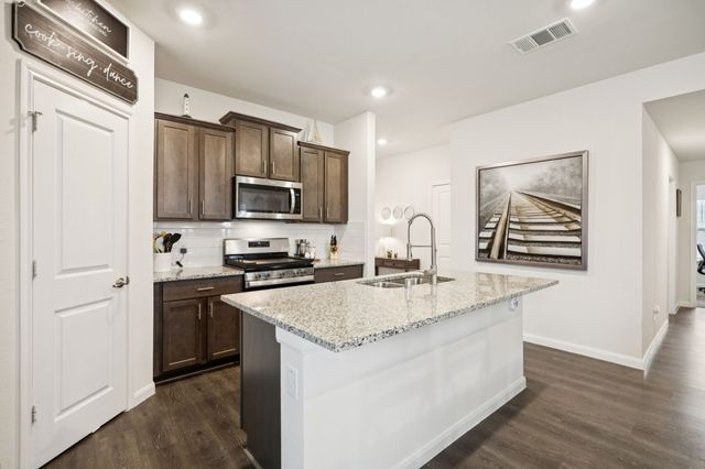 405 Spur Ridge, Princeton, TX 75407