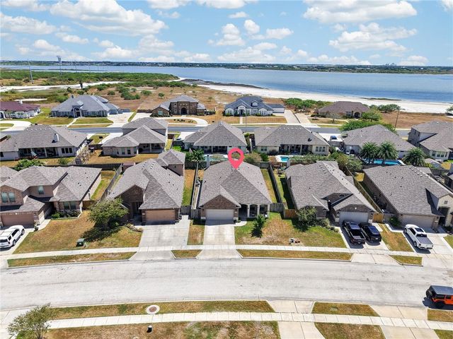 2518 Las Estrellas St, Corpus Christi, TX 78414