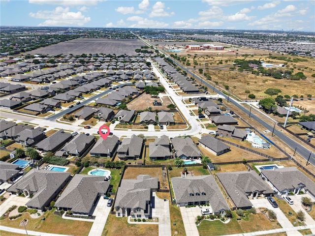 2518 Las Estrellas St, Corpus Christi, TX 78414