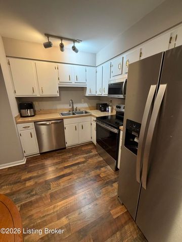 208 Flanders Ct APT 3, Louisville, KY 40218