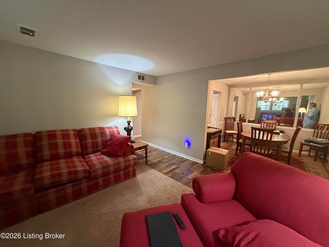 208 Flanders Ct APT 3, Louisville, KY 40218
