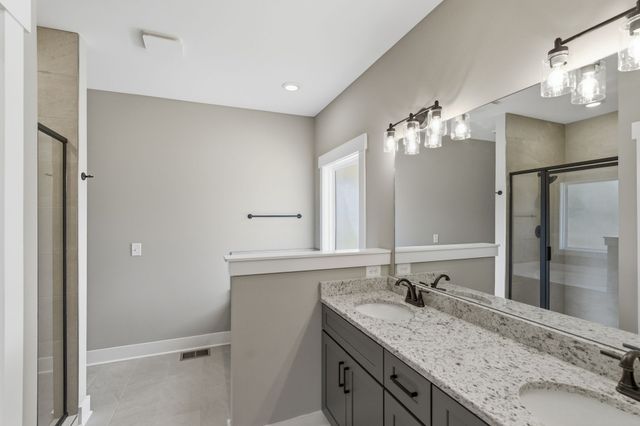 2981 Lights Chapel Rd, Greenbrier, TN 37073