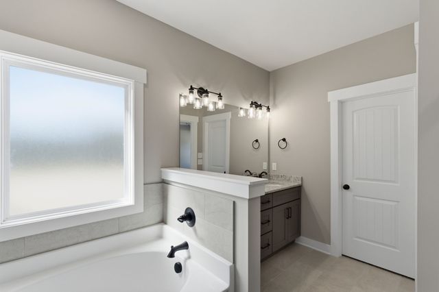 2981 Lights Chapel Rd, Greenbrier, TN 37073