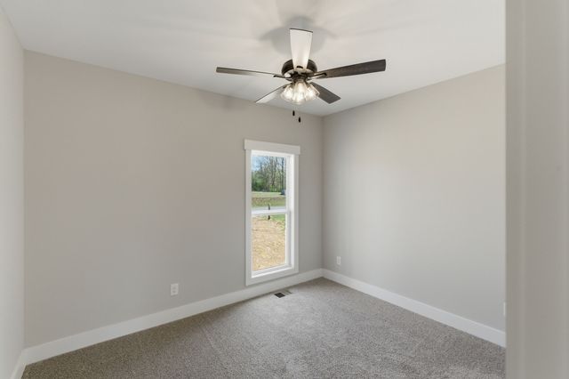 2981 Lights Chapel Rd, Greenbrier, TN 37073